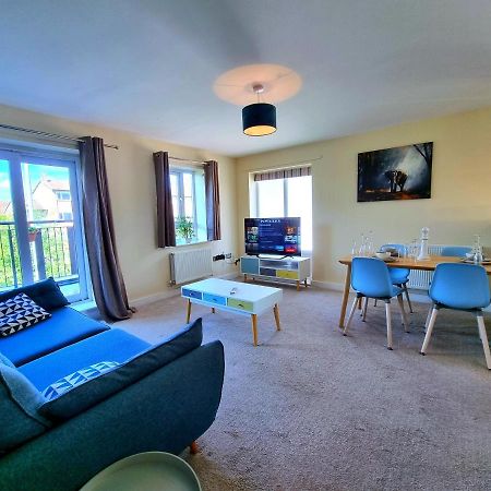 Luxury 2-Bedroom Service Apartment With Balcony Манчестер Экстерьер фото