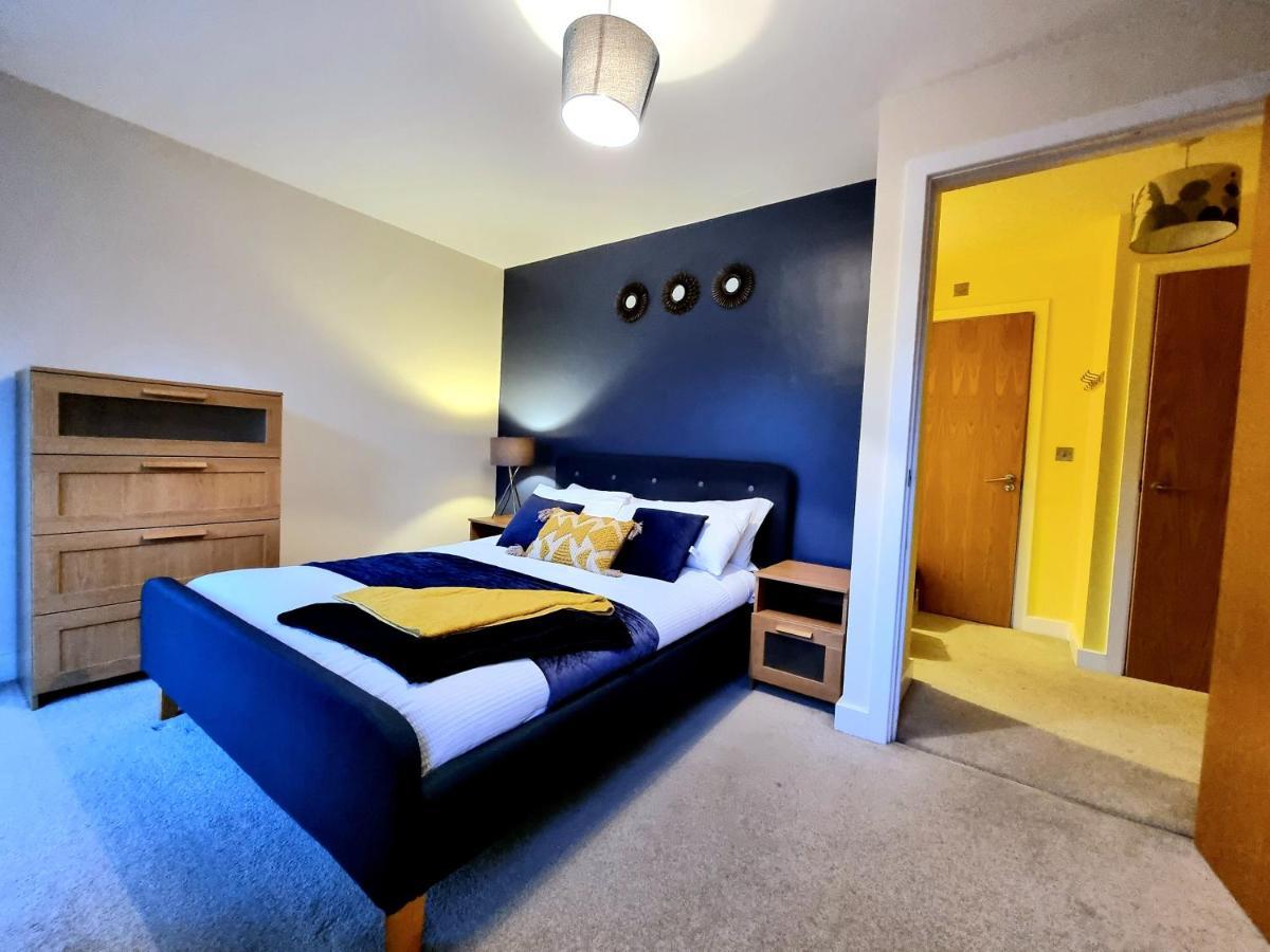 Luxury 2-Bedroom Service Apartment With Balcony Манчестер Экстерьер фото