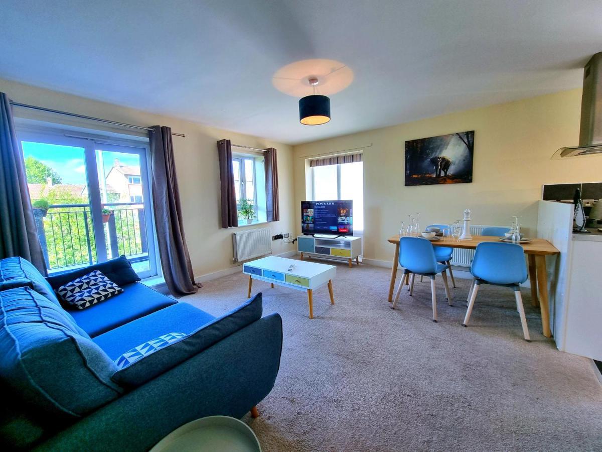 Luxury 2-Bedroom Service Apartment With Balcony Манчестер Экстерьер фото