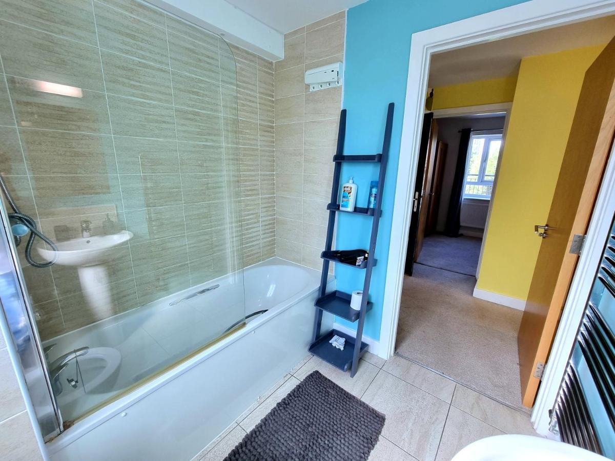 Luxury 2-Bedroom Service Apartment With Balcony Манчестер Экстерьер фото